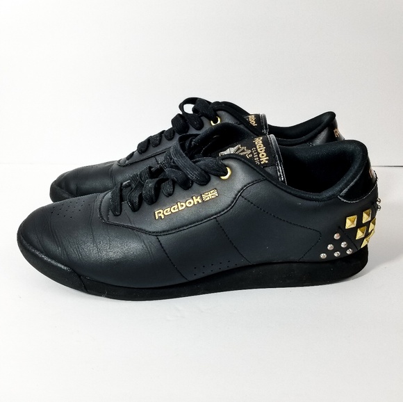 reebok studded shoes